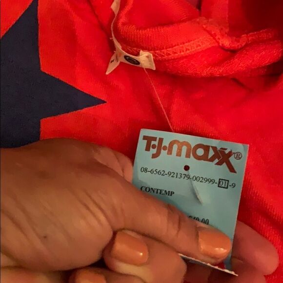 NWT Sundry red stars sweatshirt. Large - Picture 4 of 4